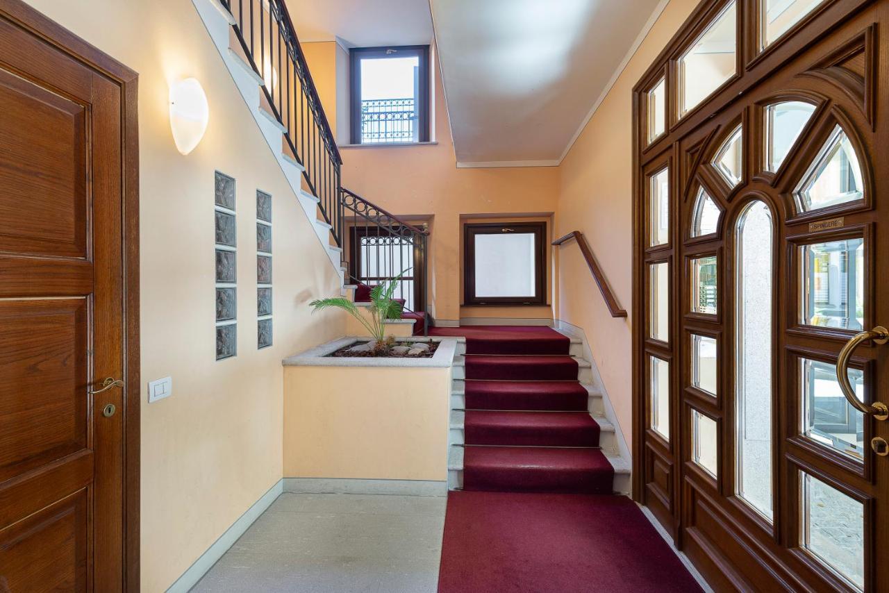 Dolfin - Nel Centro Di Stresa - By Impero House Apartment Екстериор снимка